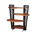 Elegante houten plankenkast met metalen accenten